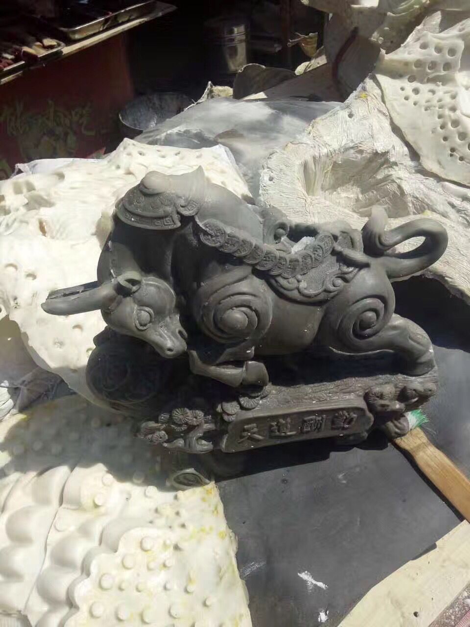 如何使用工業(yè)級模具硅膠制作模具？